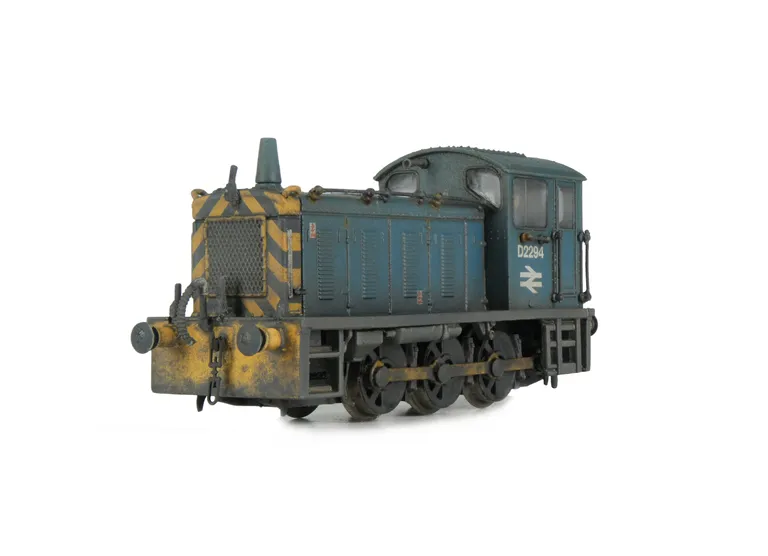 D2294 with driver fitted, detailed buffer beam and semi detailed at coupling end.