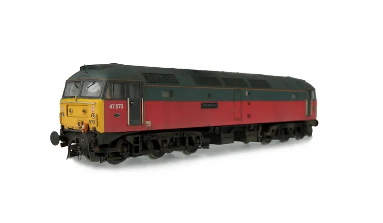 47572 with faded paint. Details include: etched nameplates/symbols, livery adjustments, finer aerials, body lowered, etched fan and grills, renumbered, driver, detailed buffer beam at one end and semi detailed at coupling end, moulded nose handrails repla
