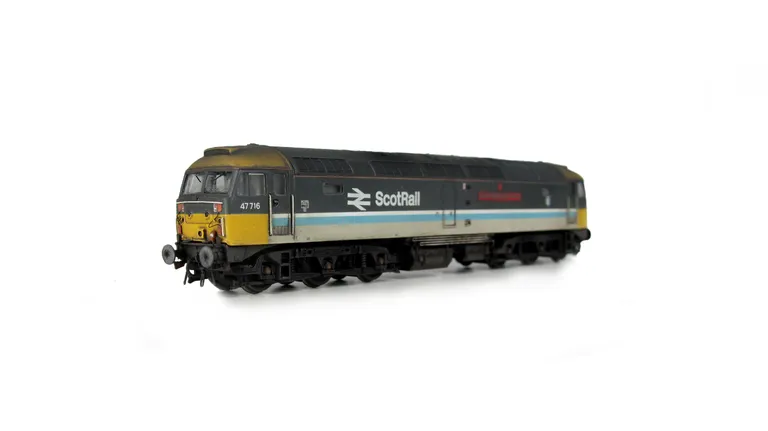 47716 with semi respray to soften colours. Details include: lowered body, aerial taken off and smoothed over, moulded roof grill replaced with 3D etched fan and grill, driver, etched nameplates, battery box modification, moulded cables taken off nose and 