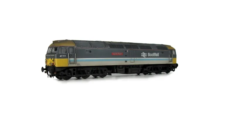 47717 with semi respray to soften colours and shown on a lowered chassis. Details include: etched nameplates, battery box modification, moulded cables taken off nose and replaced with much finer wire version, finer aerials, renumbered, detailed buffer bea