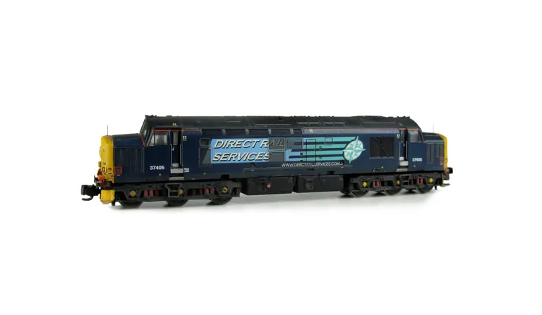 37405 Details include bogie modification to reduce gap between body and bogies, moulded roof grill replaced with 3D etched fan and grill, finer aerial, speedo cable added, rectangular buffers, driver, renumbered, semi detailed buffer beam at both ends, 3D
