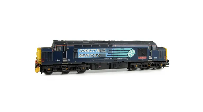 37409 Details include bogie modification to reduce gap between body and bogies, moulded roof grill replaced with 3D etched fan and grill, finer aerial, speedo cable added, driver, detailed buffer beam at one end and semi detailed at coupling end, 3D cap o