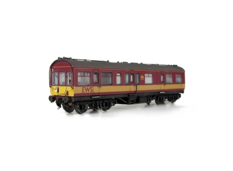 Inspection Saloon with detailed buffer beam at one end, faded paintwork, nose pipes painted and passengers added.