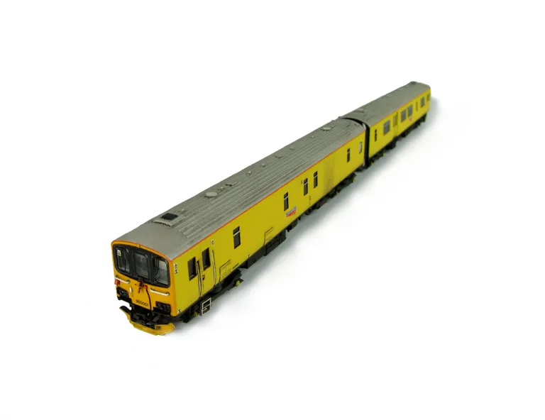 Conversion and respray to a class 950 Network Rail measurement unit. Details include: full conversion of body and roof, added buffer beam detail with cameras and extra cameras on snowploughs at one end, extra cable and sockets on nose, driver fitted, came