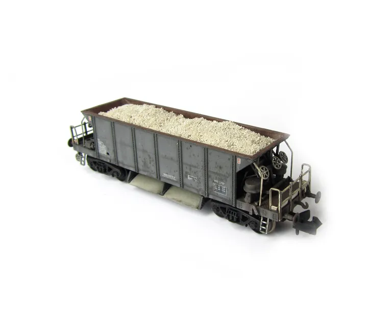 special effects of fading, paint peeling and rust. Realistic load added.