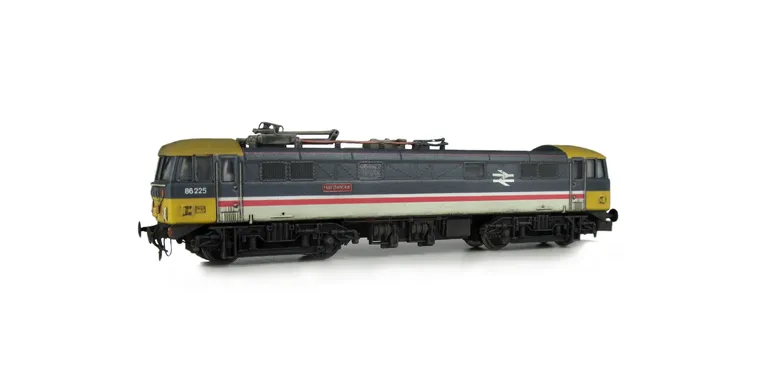 86225 with a partial respray and relivery. Renumbered , front end modified with moulded cables taken off and replaced with wire versions, brass buffers, detailed buffer beam at one end and semi detailed at coupling end, pommels added to handrails, change 