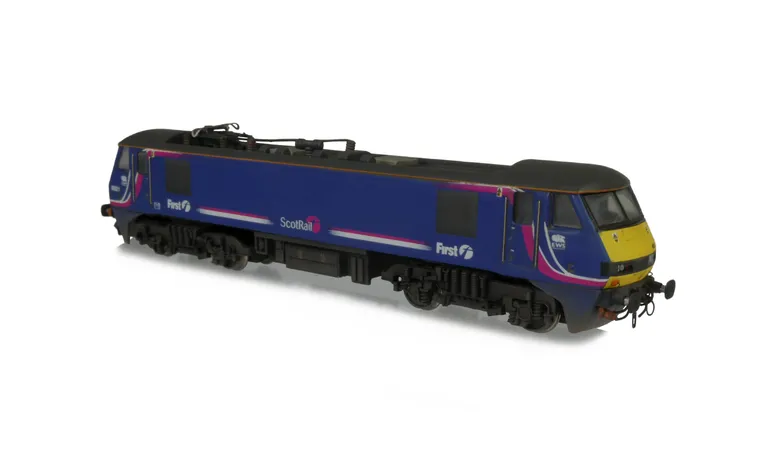 90021 Full respray into First Scotrail Livery with heavily modified nose ends. Other details include:detailed buffer beam at one end and semi detailed at coupling end, wire handrails added, printed light clusters replaced with moulded etched versions, pan
