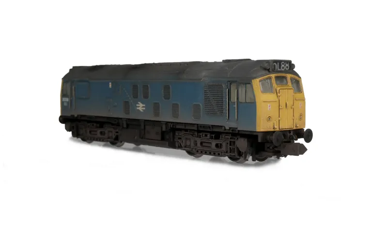 25238 with full respray into BR Blue, Other details include:  semi detailed buffer beam at both ends, headcode changed, battery box modification to create a more 3D version, nose end handrails replaced with finer versions, renumbered, footsteps plated ove