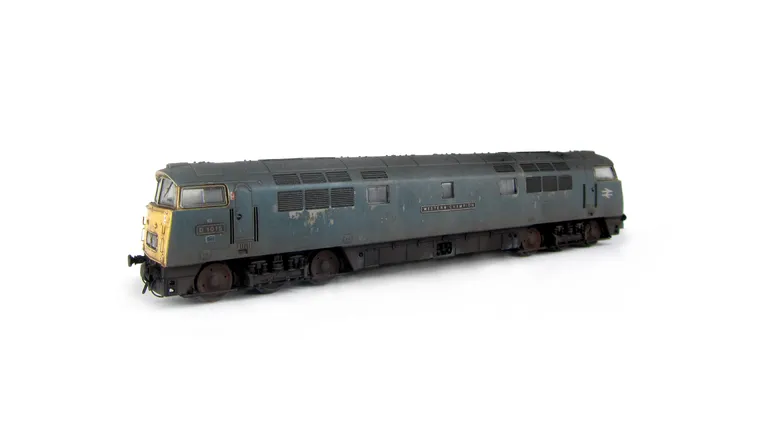 D1015 weathering based on prototype photos of the loco in it's final days on the network with heavily faded body and special effects of chipped and mottled paintwork Renumbered with etched nameplates, work plates and running numbers, detailed buffer beam 