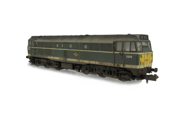 D5616 Added details include: semi detailed at both ends, etched work plates, driver and moulded roof grills replaced with 3D etched fan and grill.