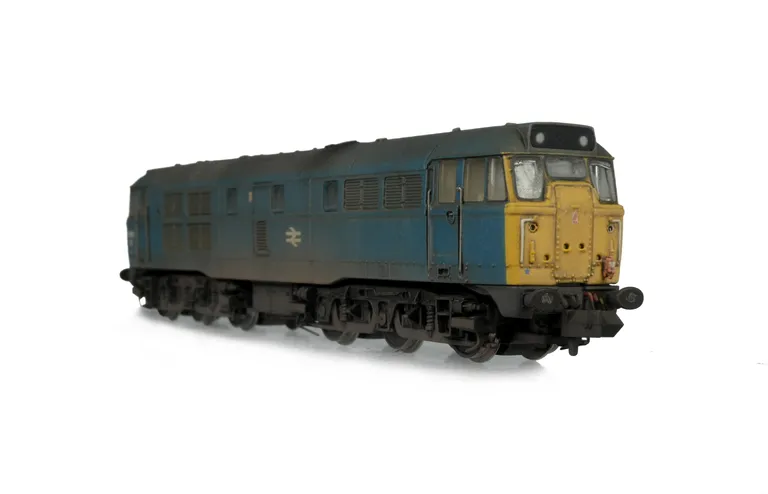 31406 Added details include: semi detailed buffer beam at both ends, added ETH box, renumbered, roof grills replaced with much finer and correct etched version and bogie modification to close the gap between body and bogies.