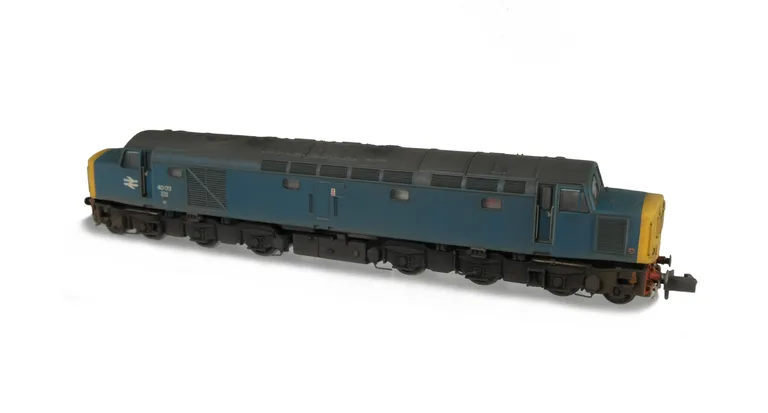 40173 Details include: livery modifications, nose end handrails replaced with finer versions, semi detailed buffer beam at both ends, moulded roof grill replaced with 3D etched version, bogie side frame cables replaced with finer versions, etched work pla