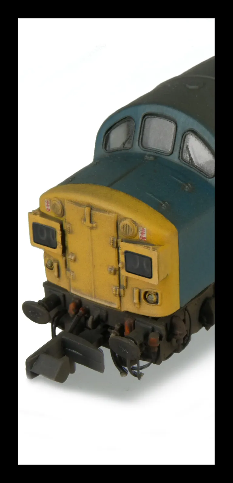 Close up of split headcode class 40 with a change of headcode and etched headcode surrounds.