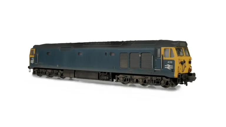 D414 Added details include: mu cable replaced, multiple jumper socket replaced with correct version, sockets painted graphite, renumbered, modified roof, mileage counter, etched work plates, headcode box modified to more prototypical version,  painted cab