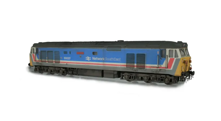 50037 Added details include: faded paintwork, modified roof, etched nameplates, mileage counter, painted cab interior, speedo cable added, moulded roof grills replaced with 3D fan and grill and detailed buffer beam at both ends.