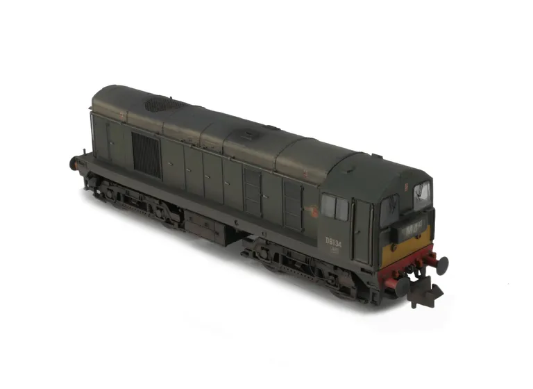 D8134 Renumbered with added livery variation. Details added: headcode changed,  black running plate, roof grills replaced with much finer etched fan and grill, bogie modification to reduce the gap between body and bogies, speedo cable, finer ladder on one bogie and semi detailed buffer beam at both ends.